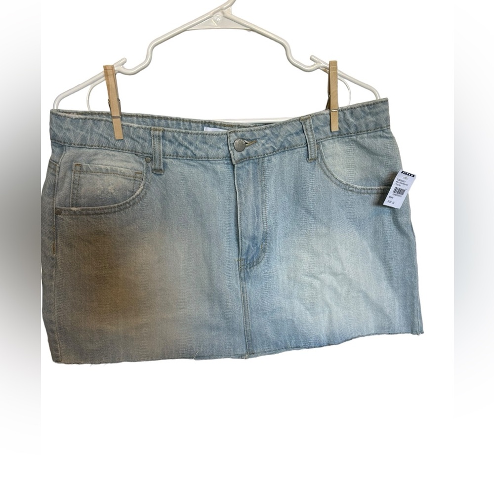 RSQ light wash mini denim skirt size 32 nwt